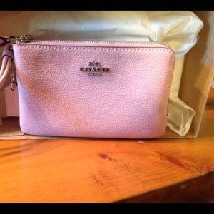 NWT Coach Pebble Leather Wristlet Carnation Pink